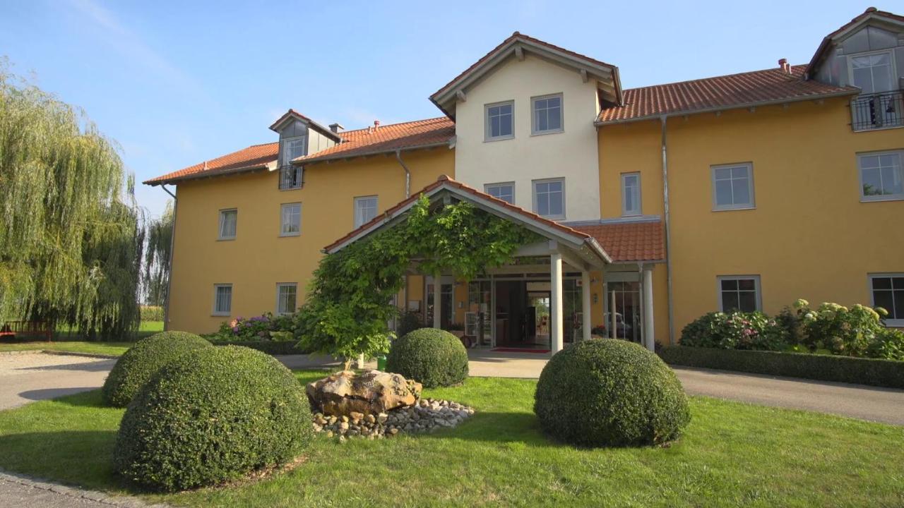 Landhotel Larenzen Кирххам Экстерьер фото